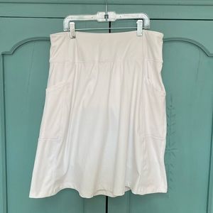 Yogipace Yoga Skirt. White. Large